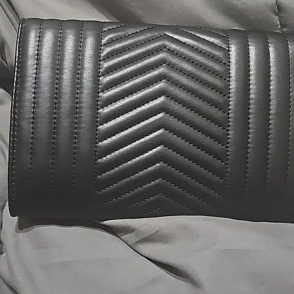 Black quilting center crossbody by Badgley Mischa - Picture 3 of 9